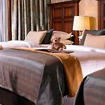 Castlecourt Hotel, & Leisure Szálloda Westport