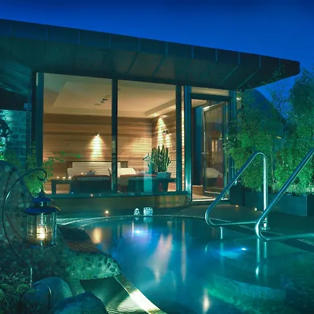 城堡庭院温泉及休闲酒店