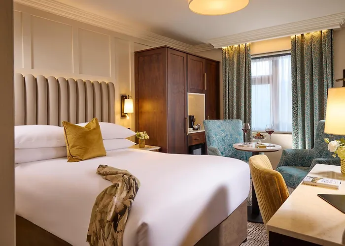 Castlecourt Hotel, & Leisure