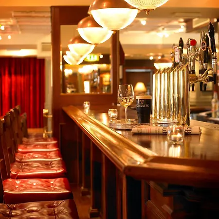 Szálloda Castlecourt Hotel, & Leisure 4*