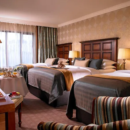 Szálloda Castlecourt Hotel, & Leisure