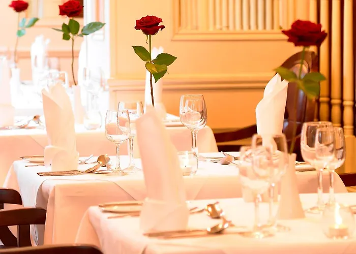 Hotel Castlecourt Hotel, & Leisure