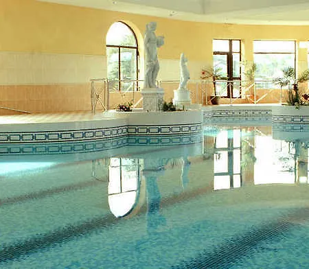 فندق Castlecourt Hotel, & Leisure ويستبورت