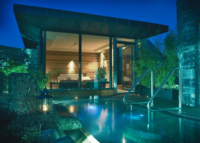 城堡庭院温泉及休闲酒店