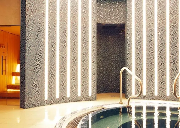 城堡庭院温泉及休闲酒店